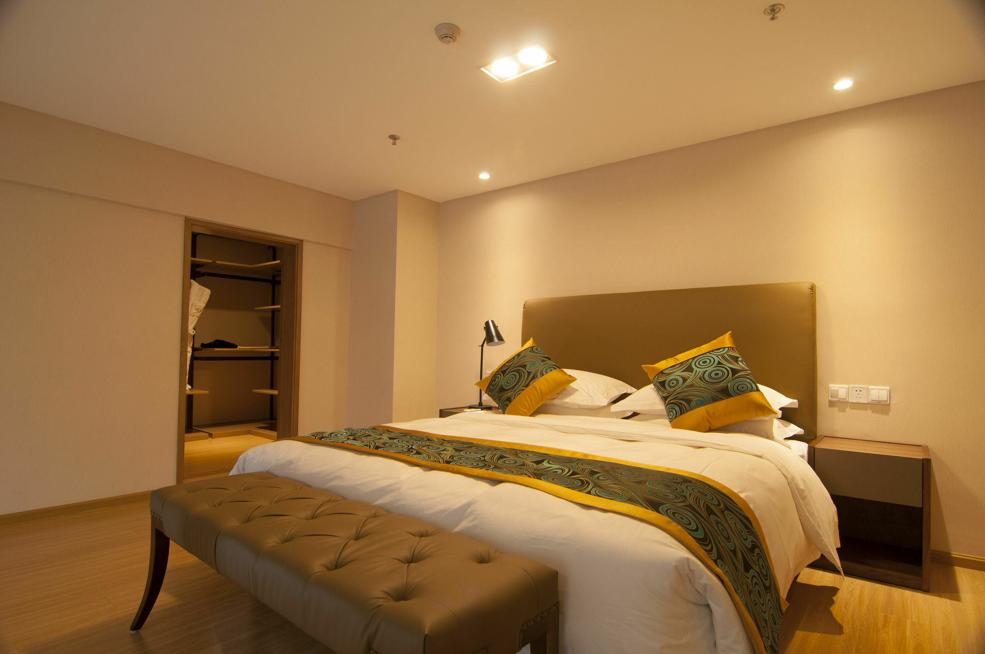 Home Plus Suite Hotel And Apartment อู่ฮั่น ภายนอก รูปภาพ