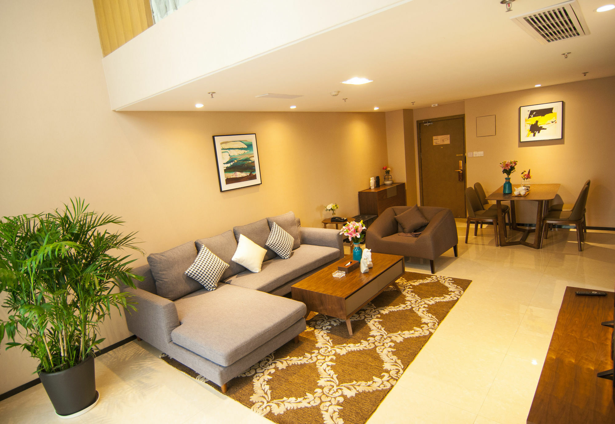 Home Plus Suite Hotel And Apartment อู่ฮั่น ภายนอก รูปภาพ