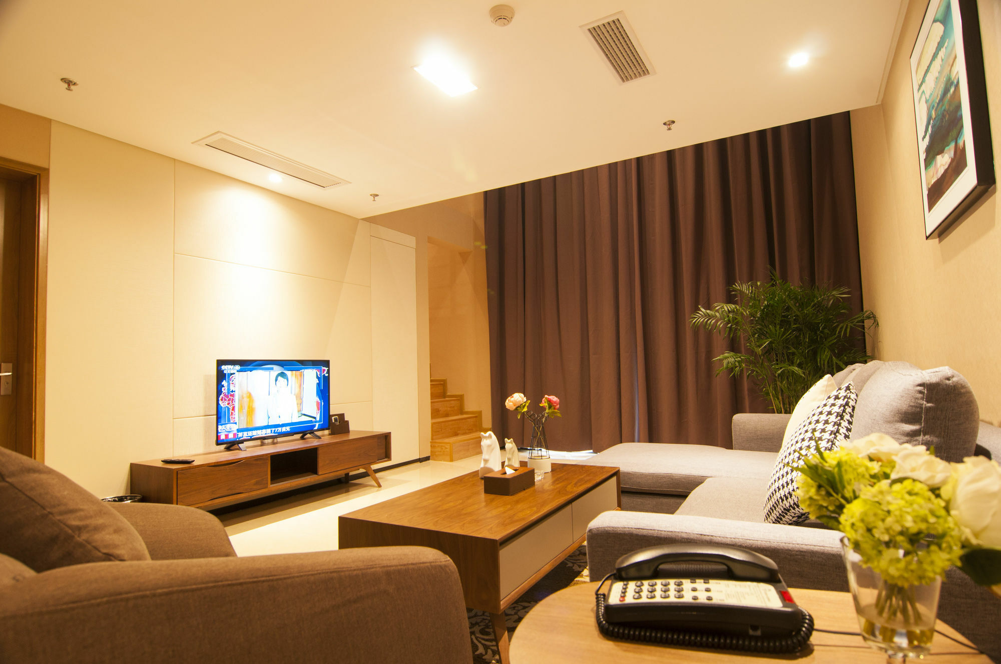 Home Plus Suite Hotel And Apartment อู่ฮั่น ภายนอก รูปภาพ