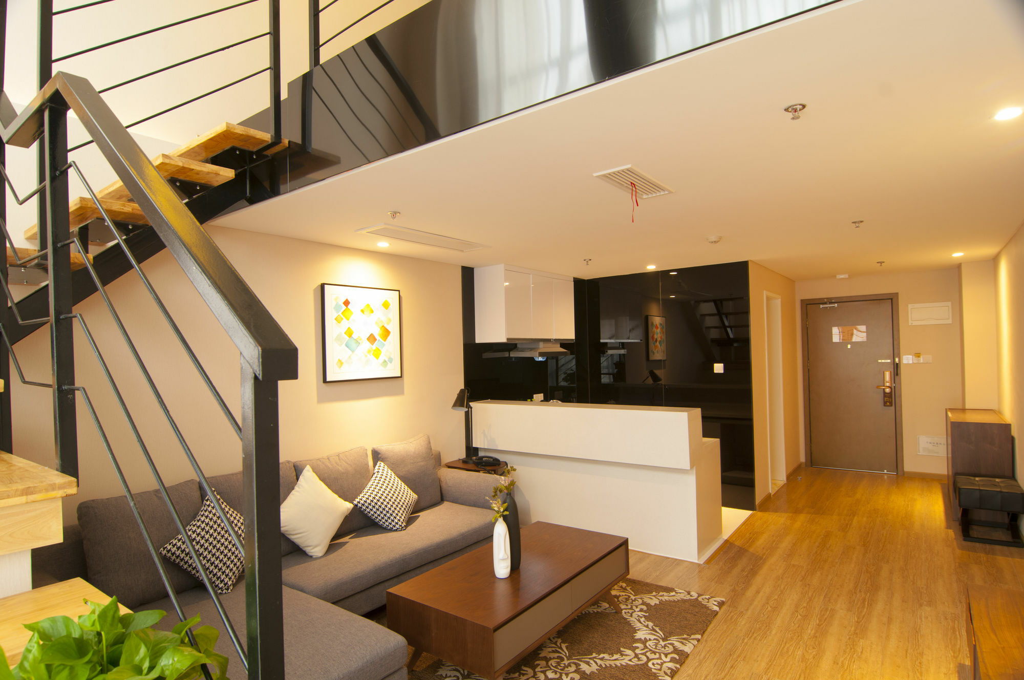 Home Plus Suite Hotel And Apartment อู่ฮั่น ภายนอก รูปภาพ