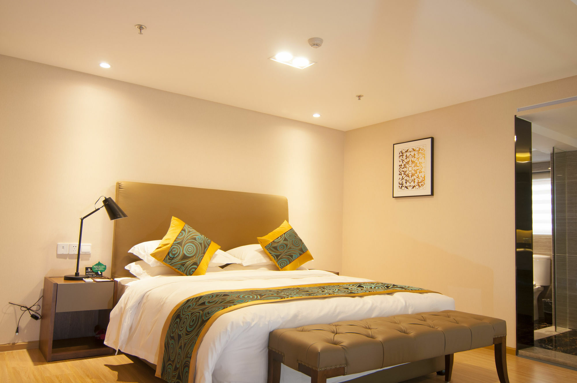 Home Plus Suite Hotel And Apartment อู่ฮั่น ภายนอก รูปภาพ