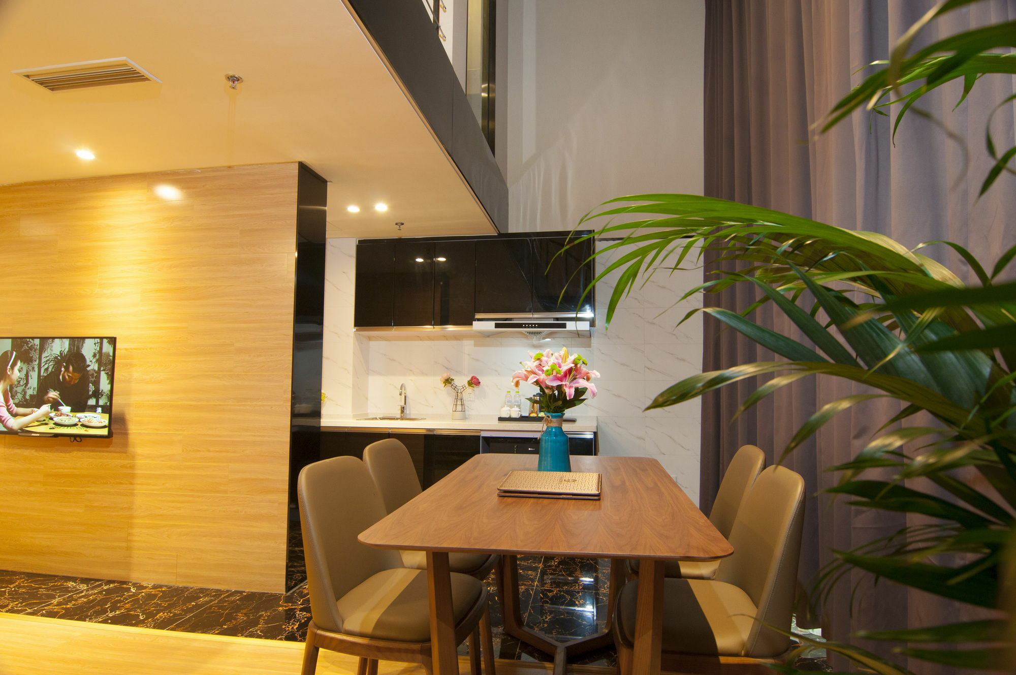 Home Plus Suite Hotel And Apartment อู่ฮั่น ภายนอก รูปภาพ